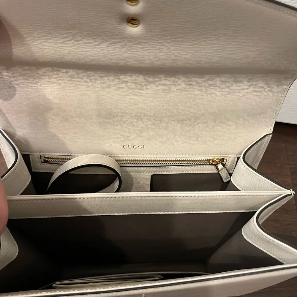 - Used once Gucci Sylvie 1969 small leather shoulder bag